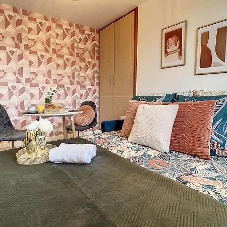 Joli Studio Meuble Tout Equipe Hyper Centre Wifi Apartment Troyes Luaran gambar
