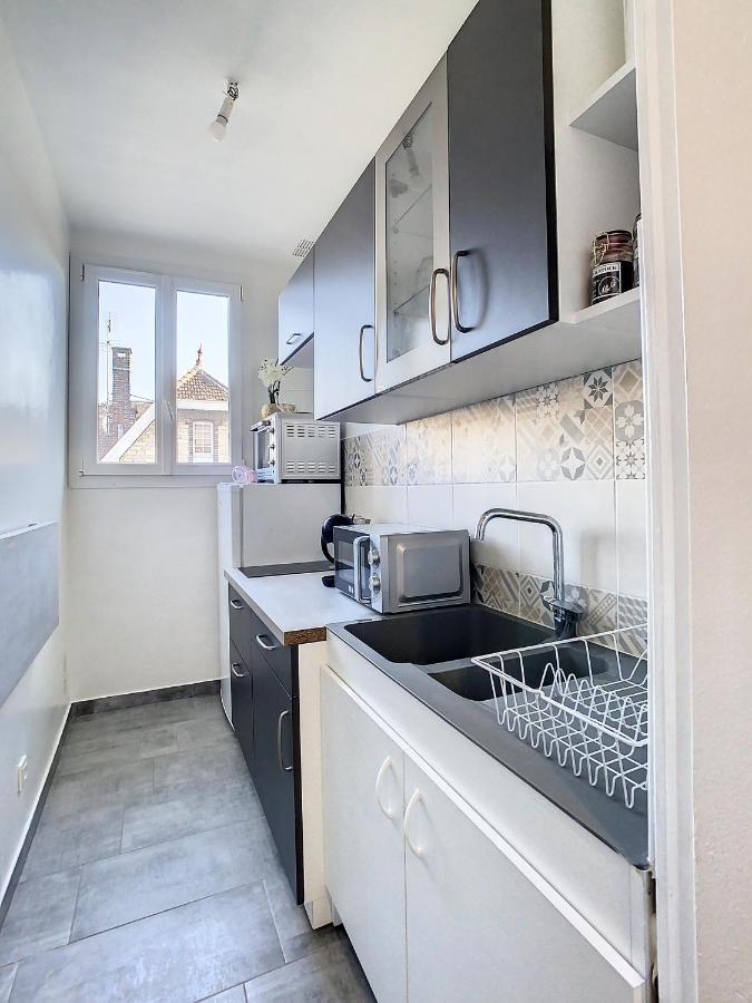 Joli Studio Meuble Tout Equipe Hyper Centre Wifi Apartment Troyes Luaran gambar
