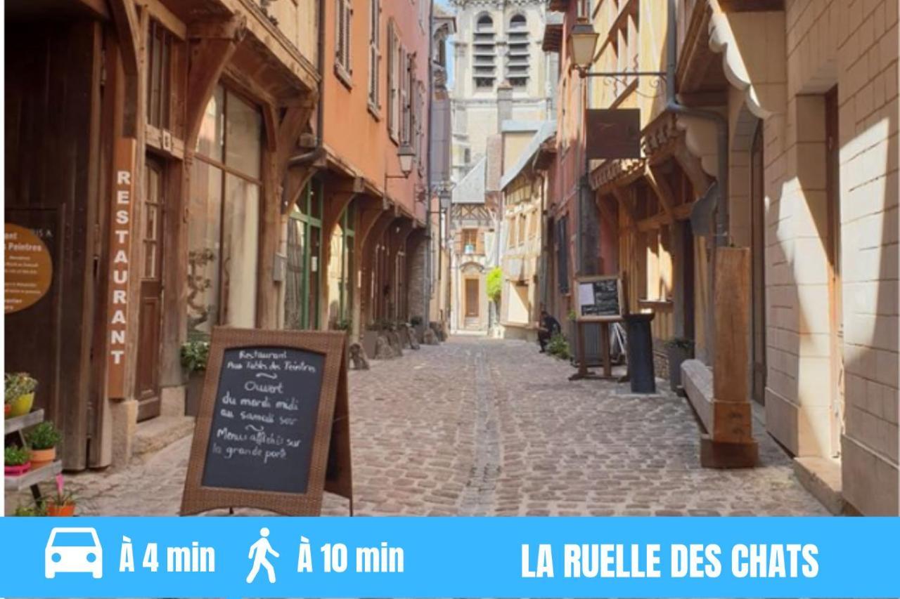 Joli Studio Meuble Tout Equipe Hyper Centre Wifi Apartment Troyes Luaran gambar