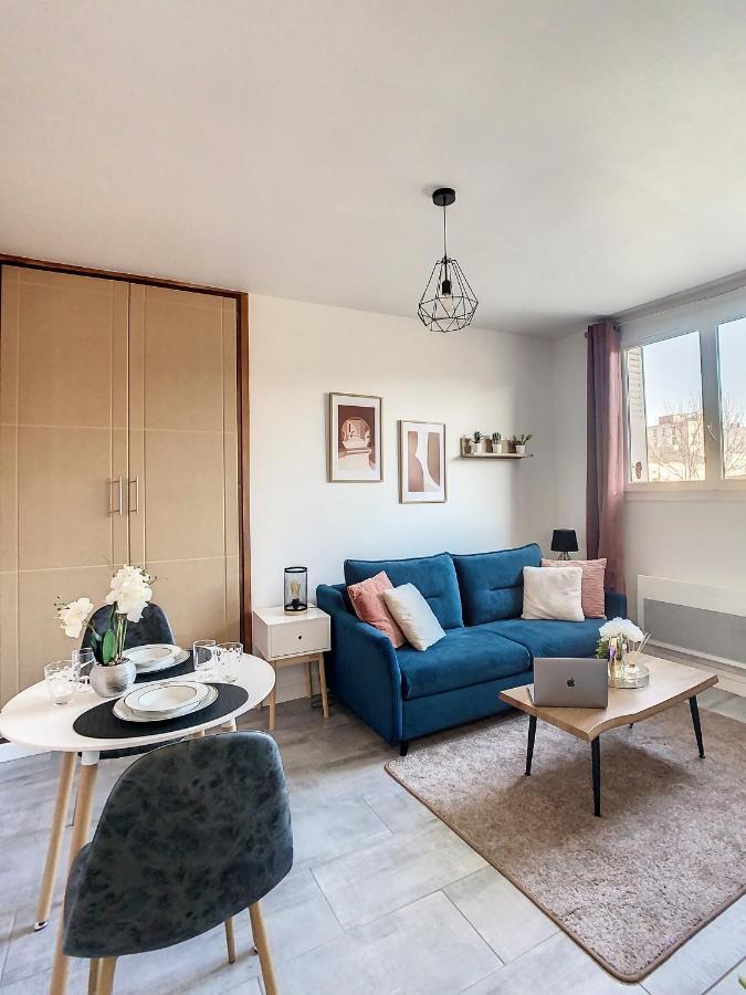 Joli Studio Meuble Tout Equipe Hyper Centre Wifi Apartment Troyes Luaran gambar